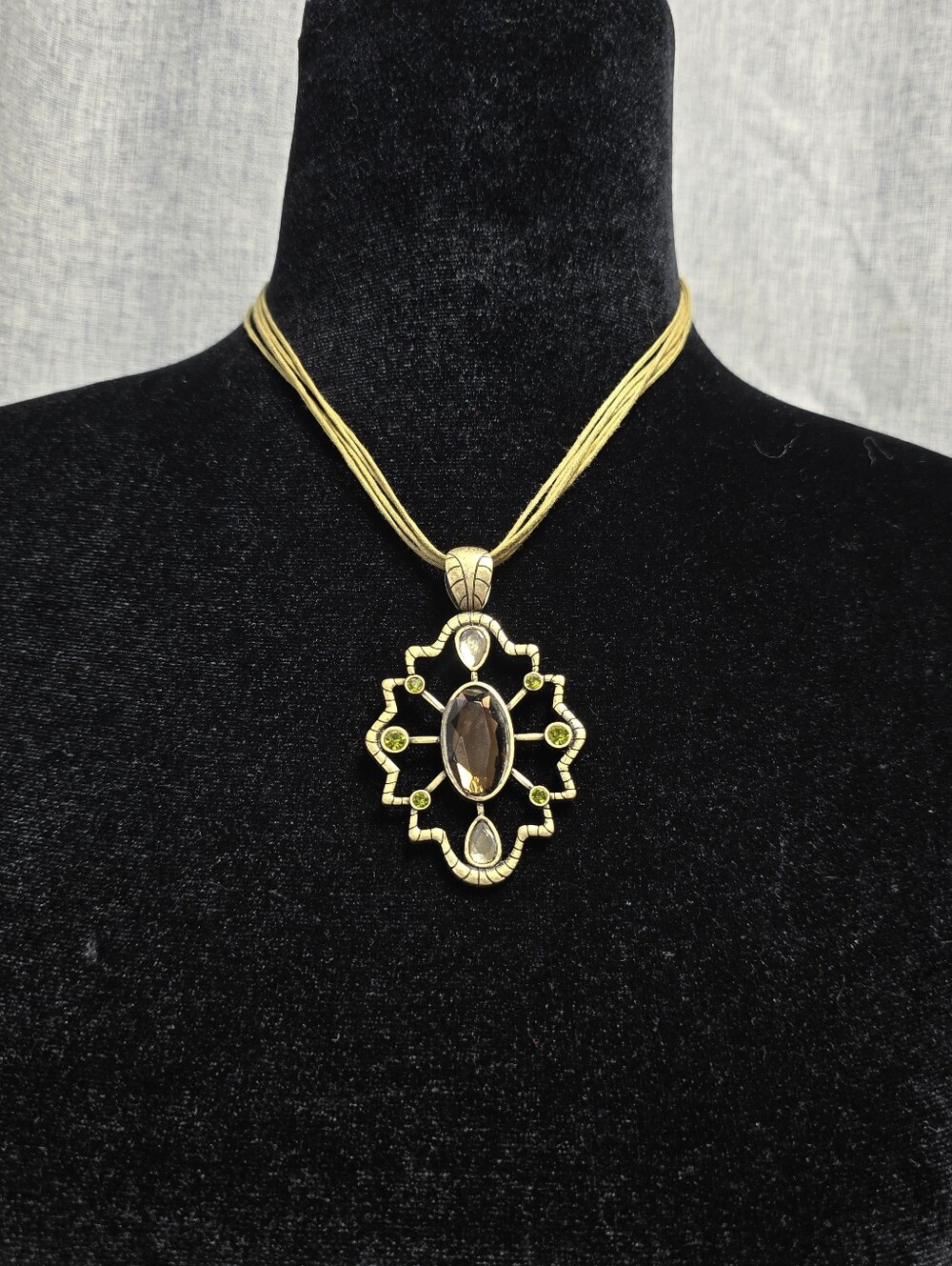 Vintage Lia Sophia Bonsai Antique Gold Tone Pendant Genmstones Necklace